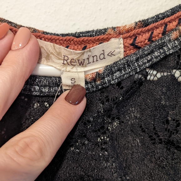 *10/$25* Women's Rewind Long Sleeve Floral and Lace Shirt - Small - Picture 2 of 4